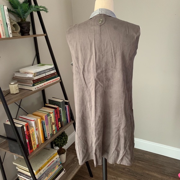 Leather-like Sleeveless layer - Picture 4 of 8